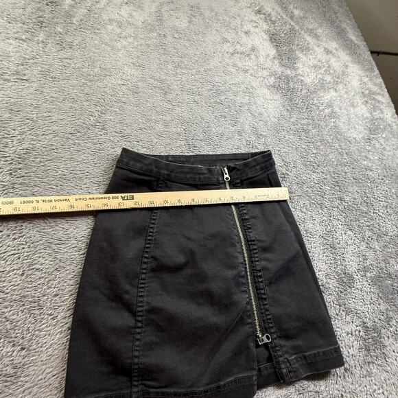 Free People Black Denim Mini Skirt Front Zip Stretch Women's Size 2 - Picture 5 of 8